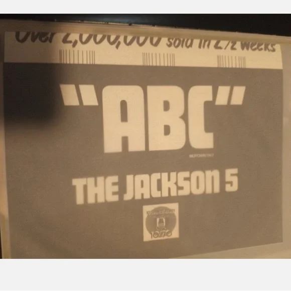 Michael Jackson, King of Pop treasures book Memorabilia